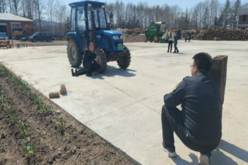 伊春：森工协同护航农机平安 凝聚合力筑牢安全防线